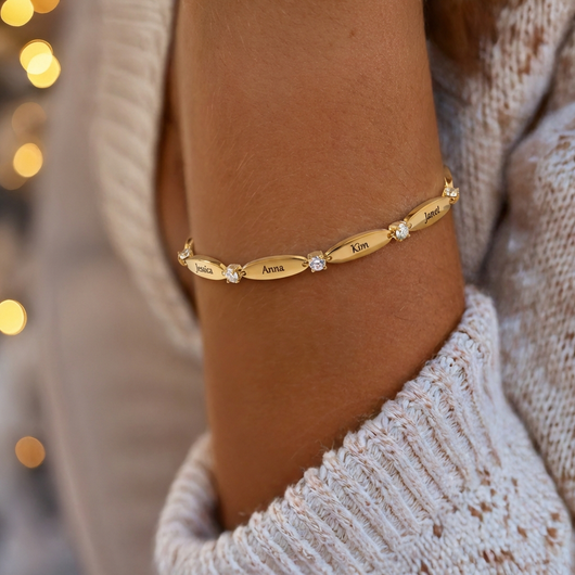 Love Links™ personalized bracelet engraved with names